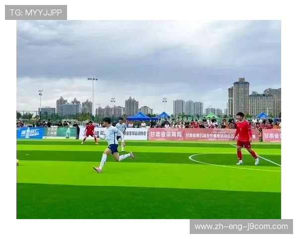 丰都村庄足球比赛激情开赛 居民团结一心共赴绿茵场